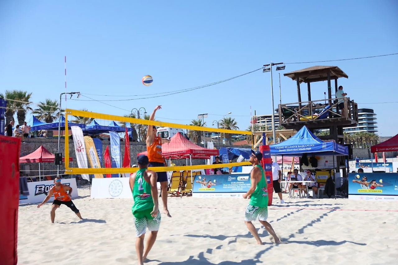 Çeşme'de uluslararası plaj voleybolu heyecanı