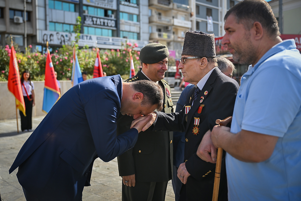 Bornova'da gazilere şükran: 19 Eylül törenle kutlandı