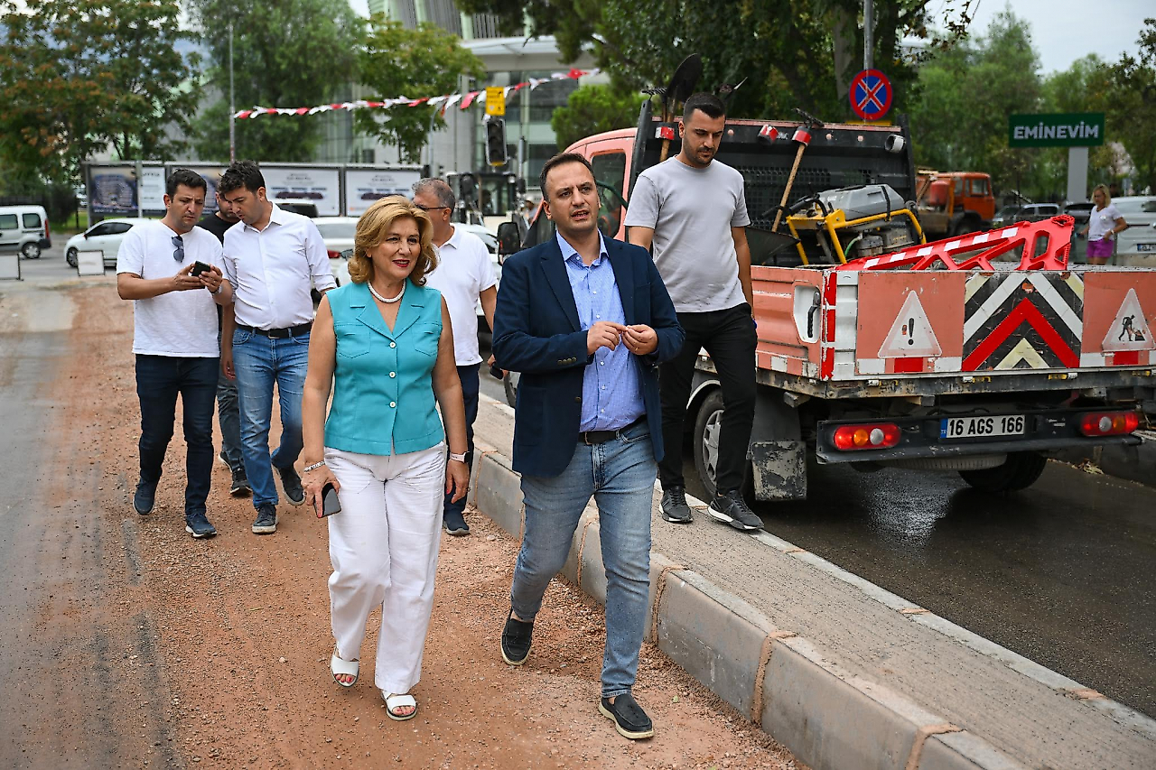 Bornova Zafer Caddesi'nde yeni dönem: Trafik ve kaldırımlar değişiyor