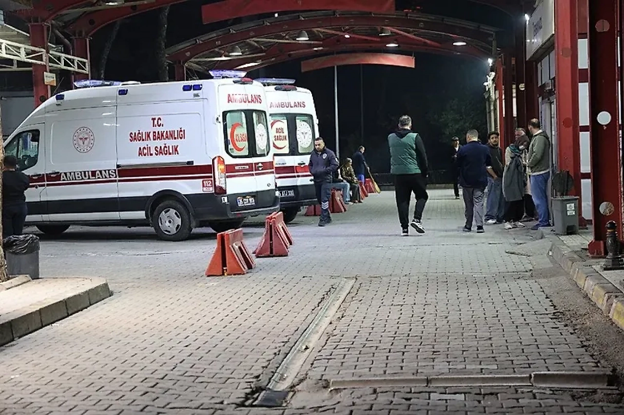 İzmir'de sahilde laf atma kavgası: Kulağından ısırıldı, kopan parça bulunamadı