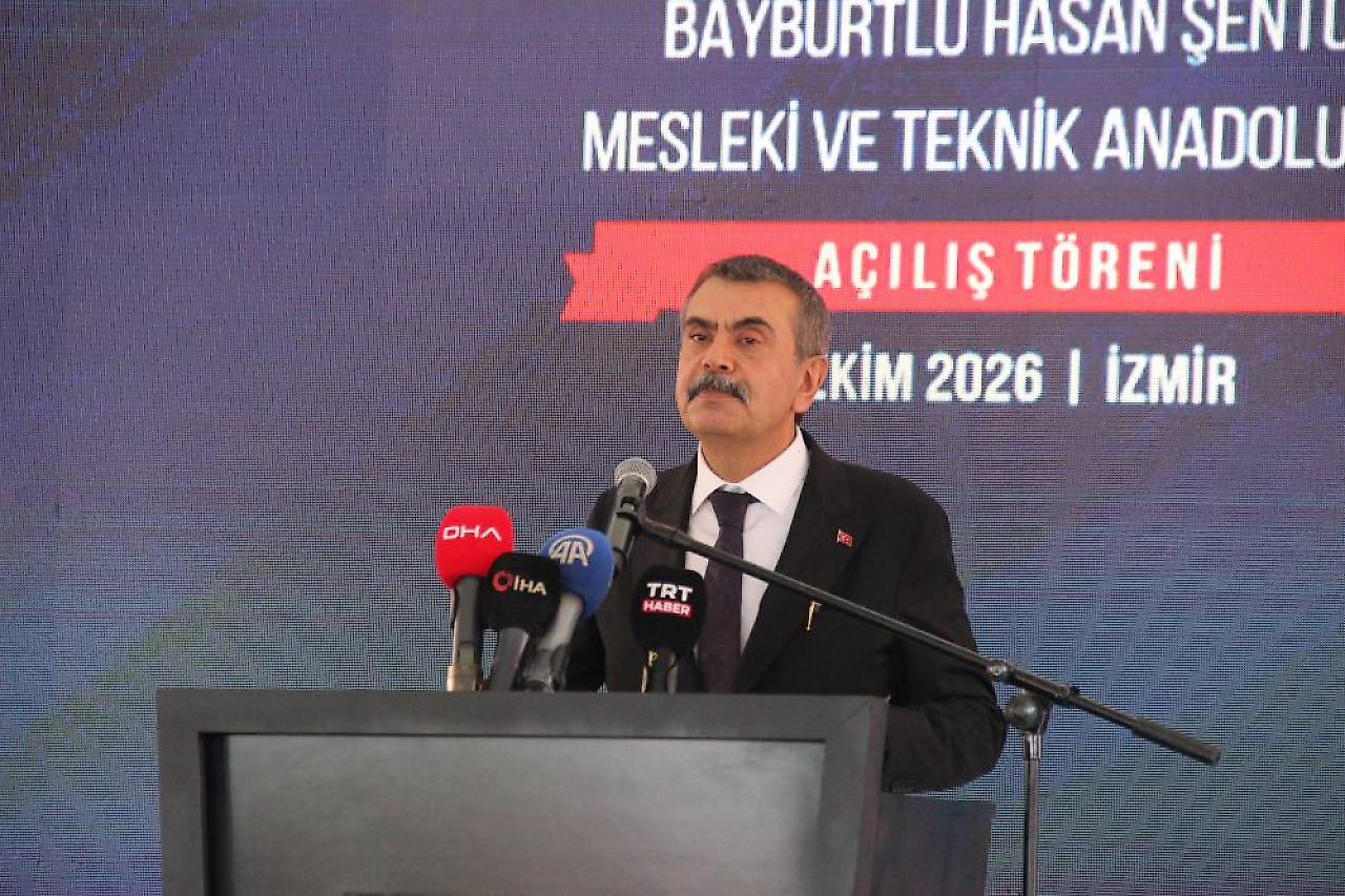 Bakan Tekin, Dikili'de hayırseverlerin yaptırdığı okulu açtı