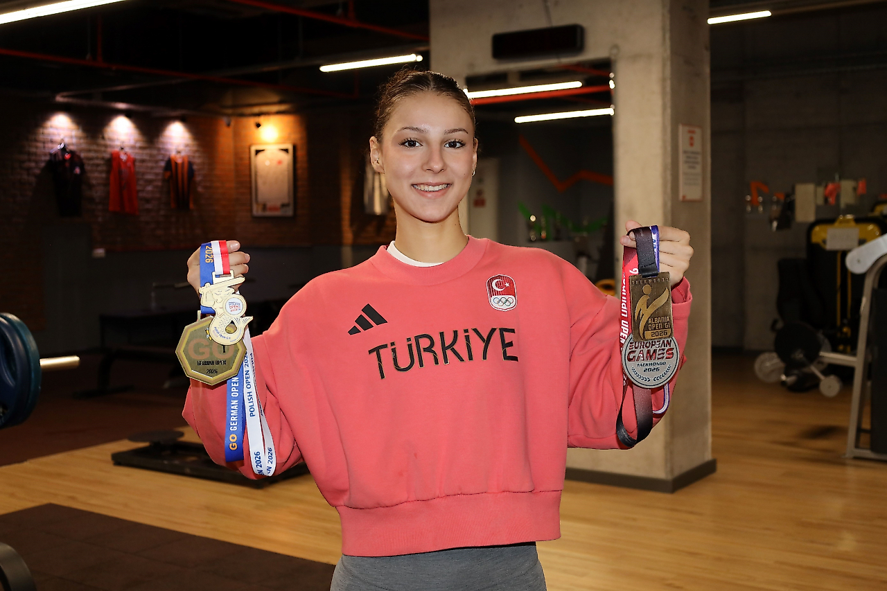 İzmirli milli tekvandocu Hatice Pınar Yiğitalp Avrupa'nın zirvesinde