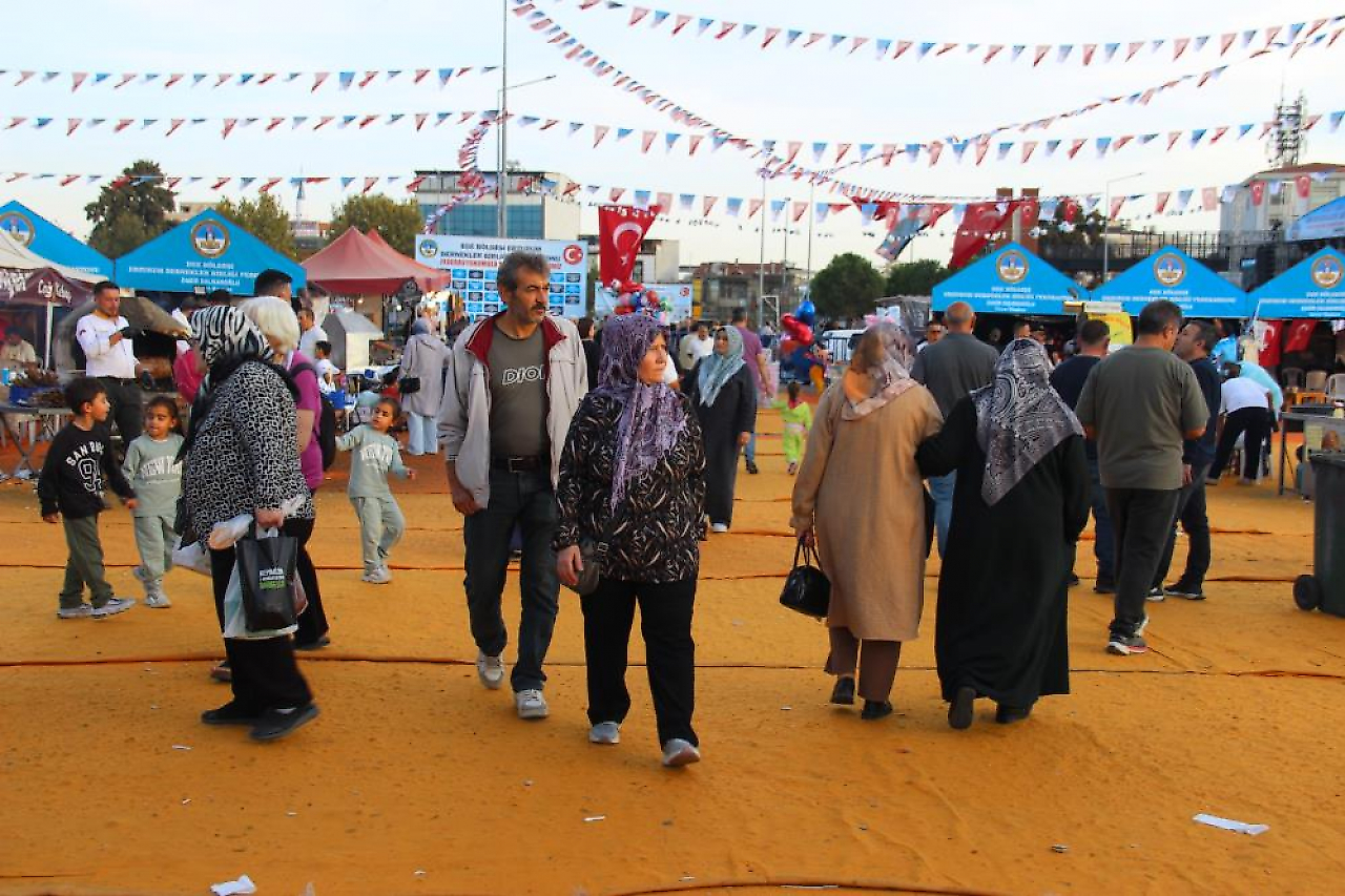 İzmir'de Erzurum Tanıtım Günleri sona erdi: 5 ton cağ kebabı dağıtıldı