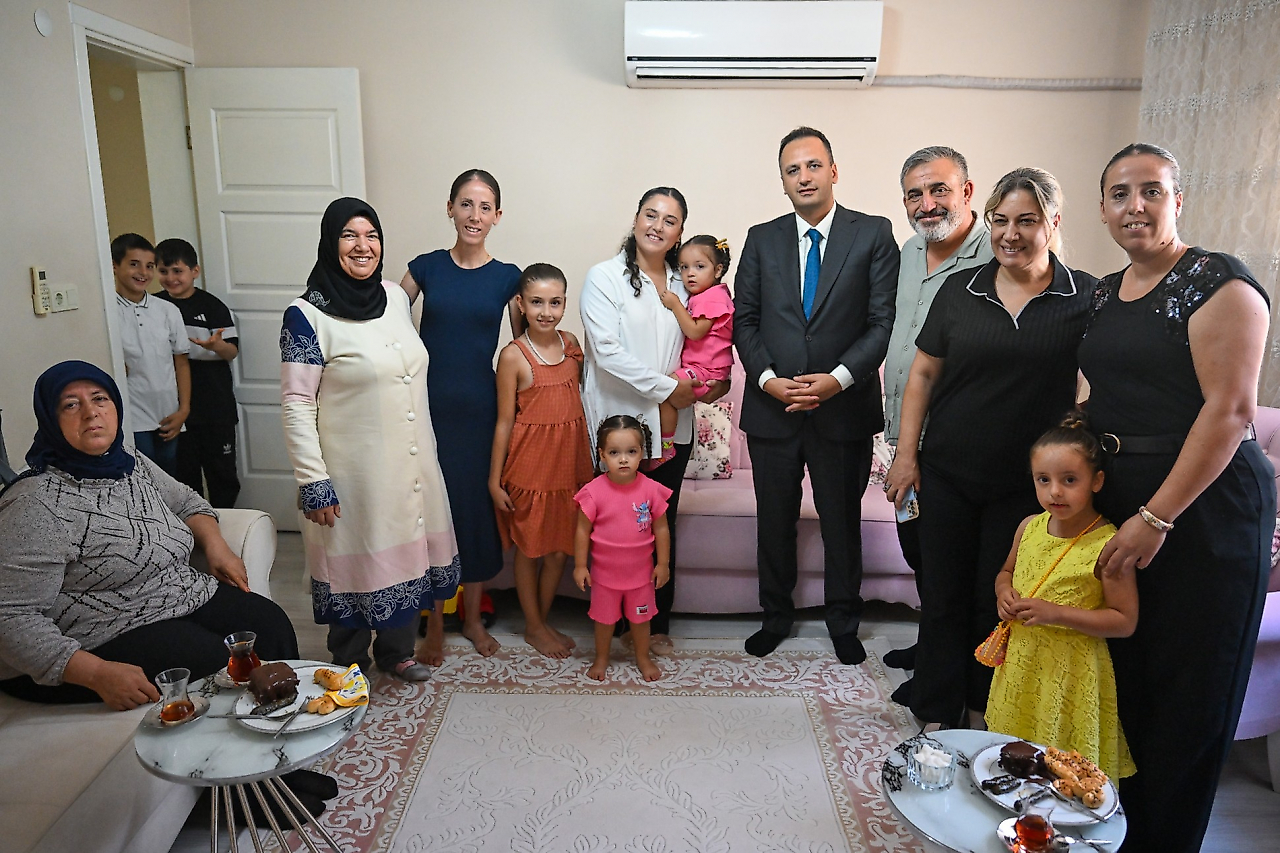 Başkan Eşki'den Doğanlar'da ev ziyareti: 'Kent Bostanı mahallemize nefes oldu'