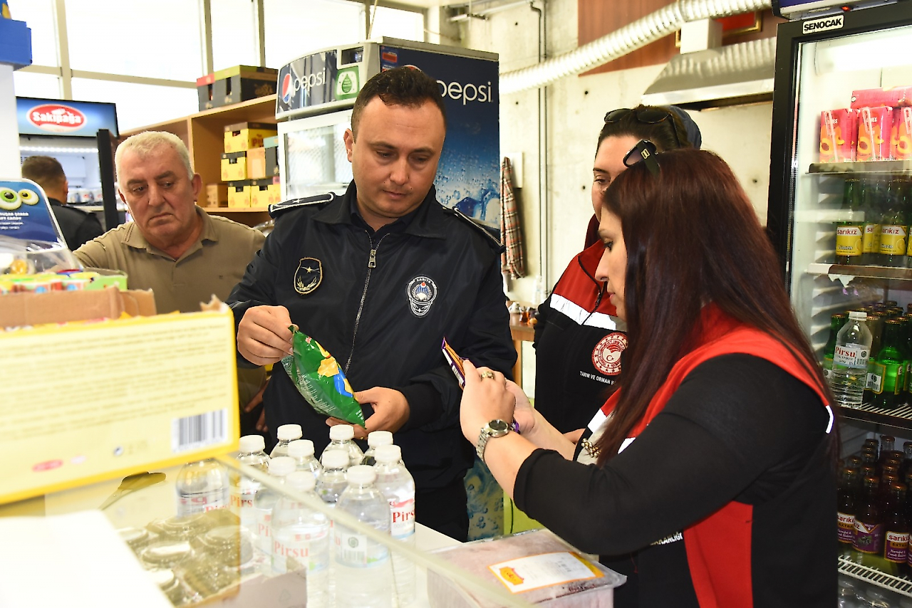 Menemen'de okul kantinlerine denetim: Eksiklikler tutanak altına alındı