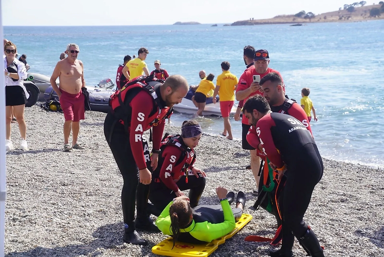 Seferihisar'da deniz ve sualtı buluşması: Temizlikten su sporlarına renkli program