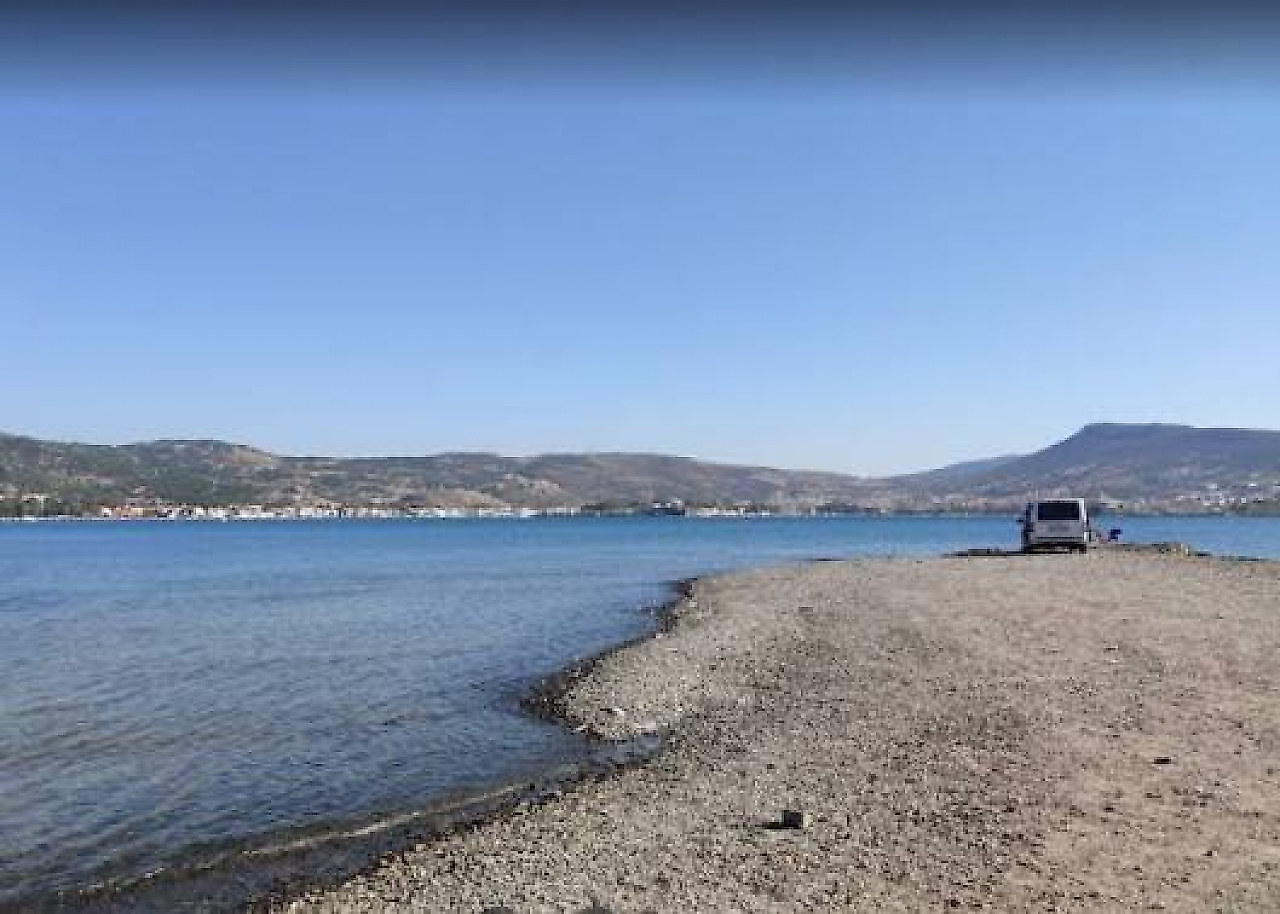 İngiliz Burnu Kamp Alanı Nerede? Foça'da Deniz Manzaralı Kamp Yapmak İsteyenlere Rehber