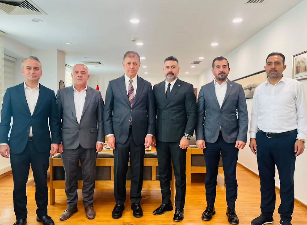 Tugay'ın AK Parti'ye geçişi sonrası belediyede 'HAK-İŞ' iddiası: Sendikal dengeler değişiyor mu?