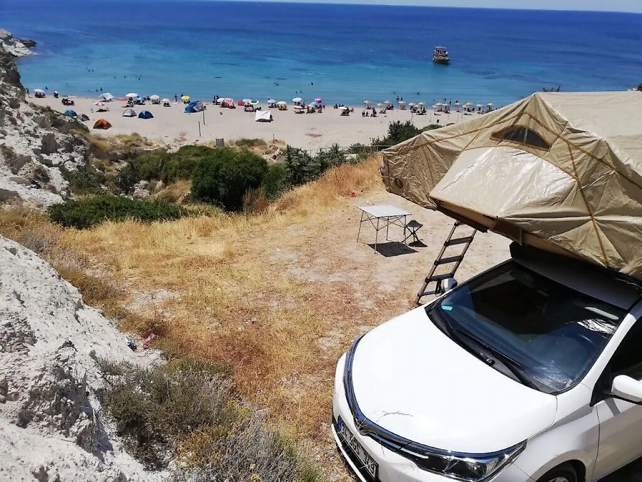 Yalı Sahili ve Karavan Kampı: Aliağa'da Deniz Manzarası Eşliğinde Kamp Keyfi