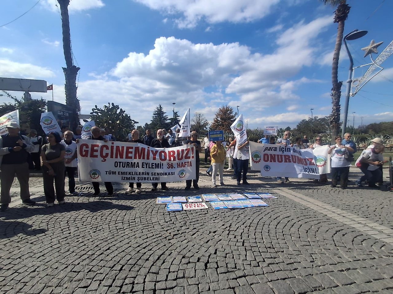 İzmir'de emeklilerden 36'ncı hafta eylemi: Geçinemiyoruz