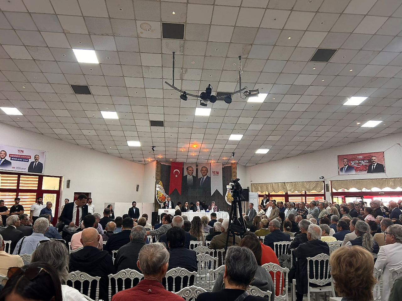 YENİ Parti Buca'da partililer sandık başında: Duyan ve Bulut örgütün kantarında!