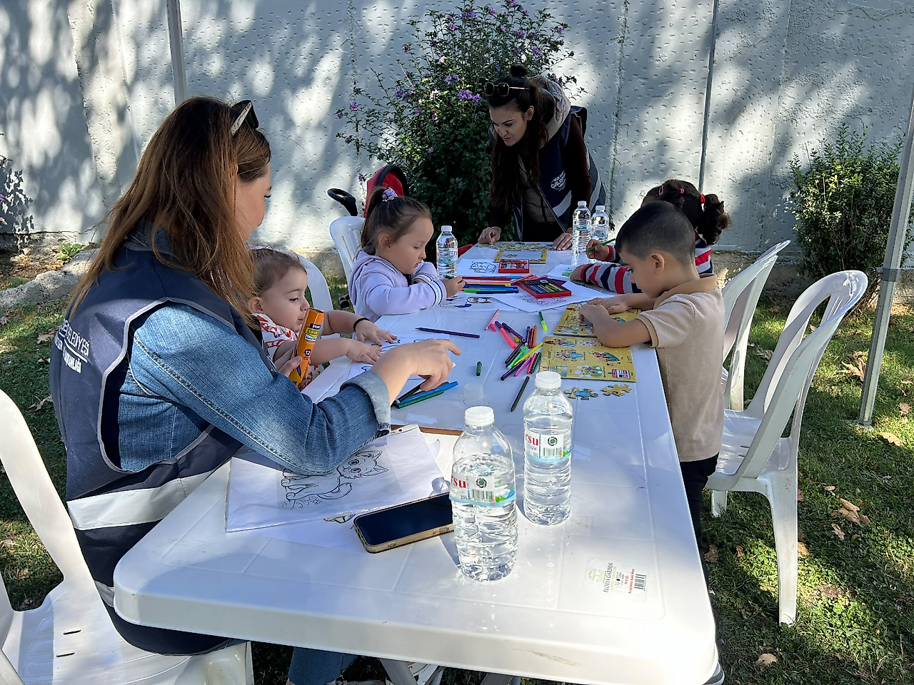 İzmir'de mahalle sakinleri sorunlarını anlattı: Talepler tek tek kaydedildi