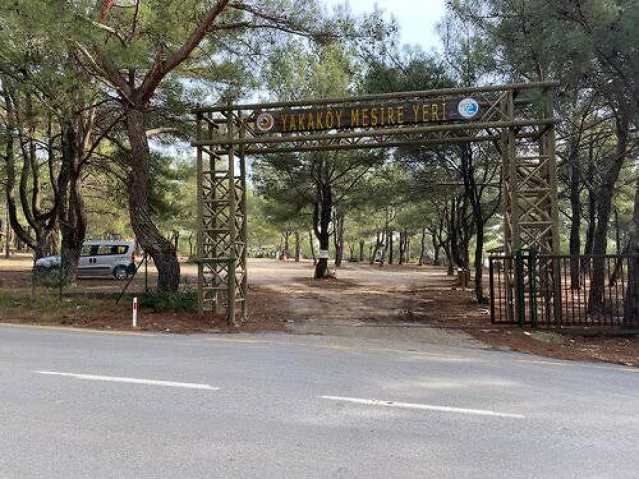 Yaka Mesire Yeri: Güzelbahçe'de Doğayla İç İçe Bir Kaçış Noktası
