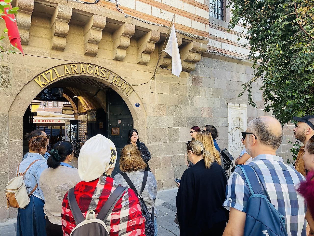Konak Belediyesi'nden İzmir'in tarihi sokaklarında kültür gezileri