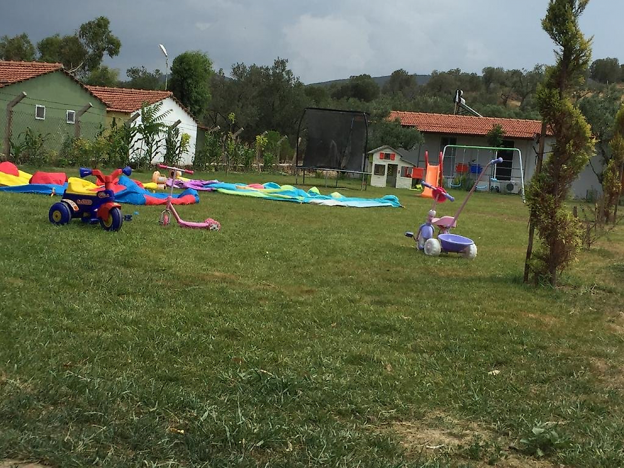 Güneş Tatil Köyü: Dikili'de Denize Yakın, Doğayla İç İçe Kamp Keyfi