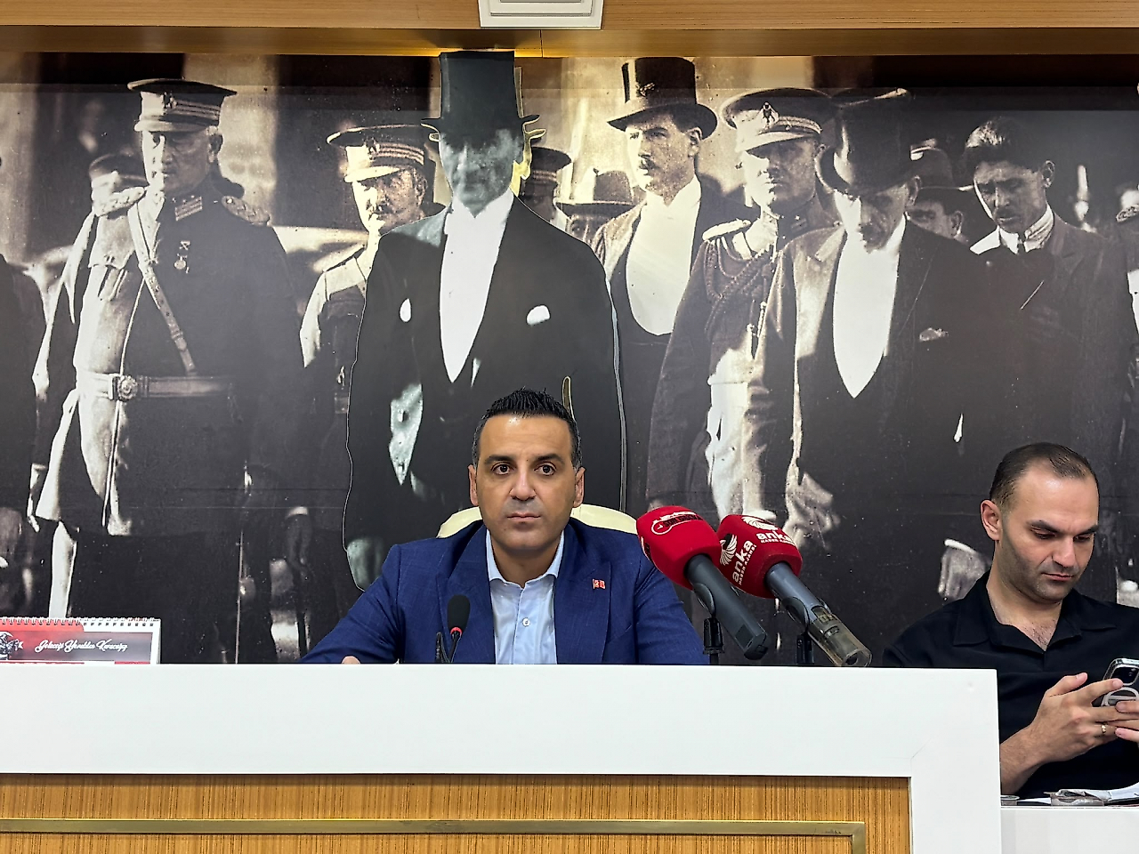 Çiğli'de Yıldız'a tepkiler art arda geldi | Koç: Salonda yoğun bir utanç ve öfke var!