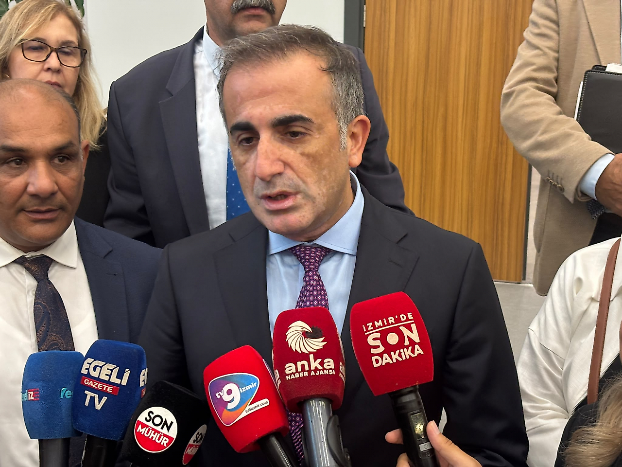 İzmir Büyükşehir Meclisi'nde çoğunluk sağlanamadı: CHP'den 'demokratik tavır' açıklaması
