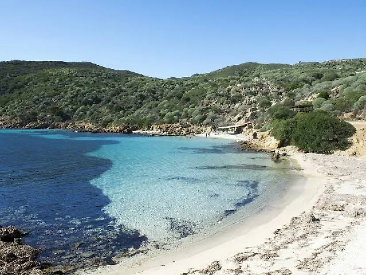 Eski Foça Çevresindeki Kamp Alanları: Denize Yakın Çadır ve Karavan Kampı Rehberi