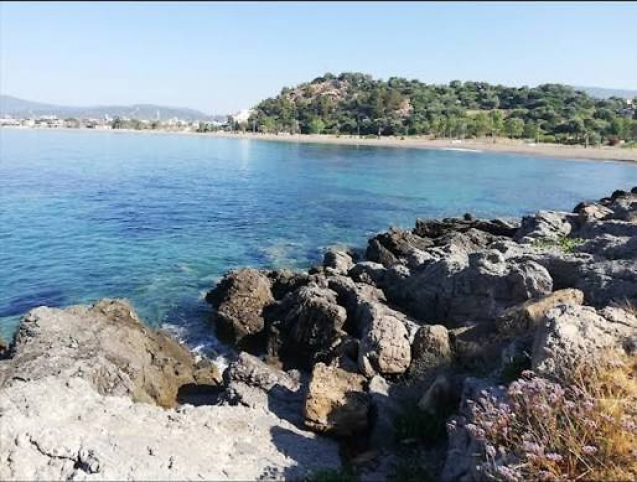 İzmir Seferihisar Kamp Yerleri: Denize Sıfır Kamp Alanları ve Doğayla İç İçe Rotalar