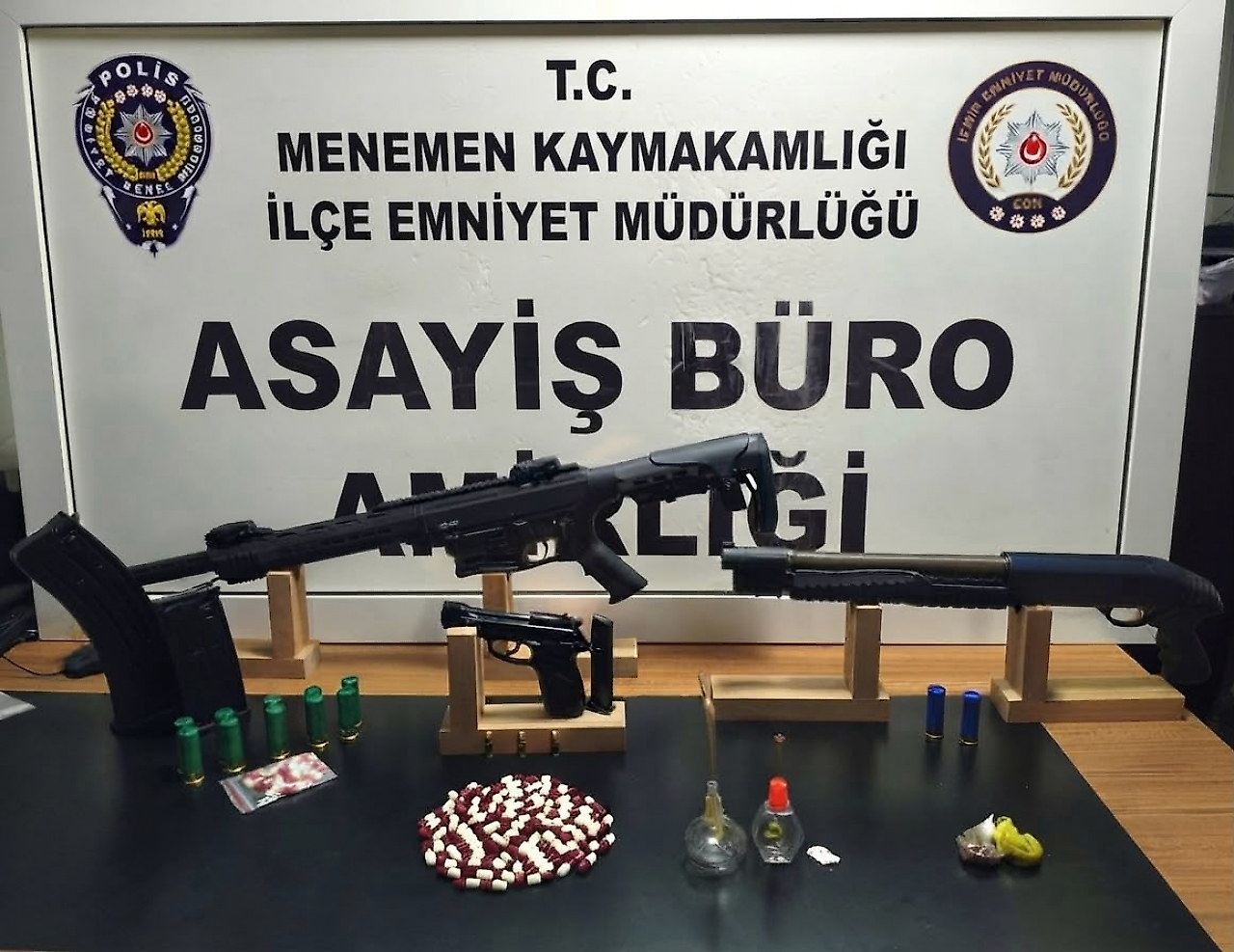İzmir Menemen'de uyuşturucu operasyonu: 44 kişi yakalandı