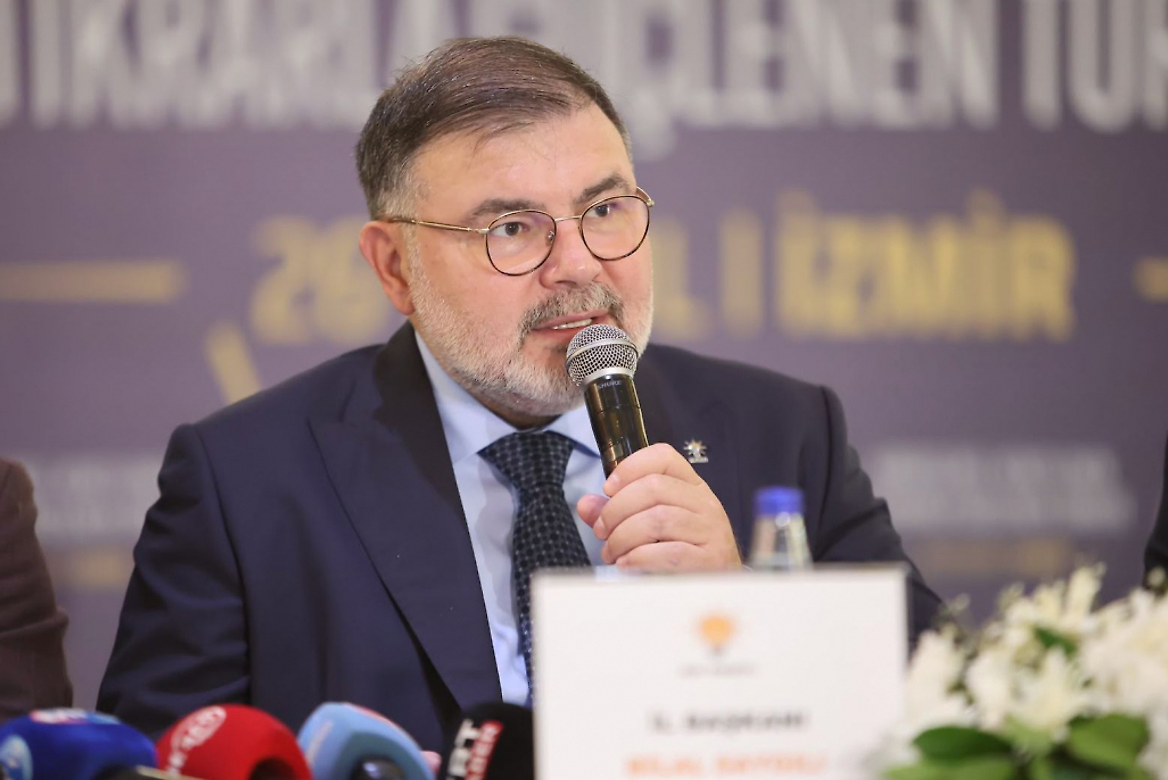 AK Parti İzmir'den Yıldız'a peş peşe destek mesajı!