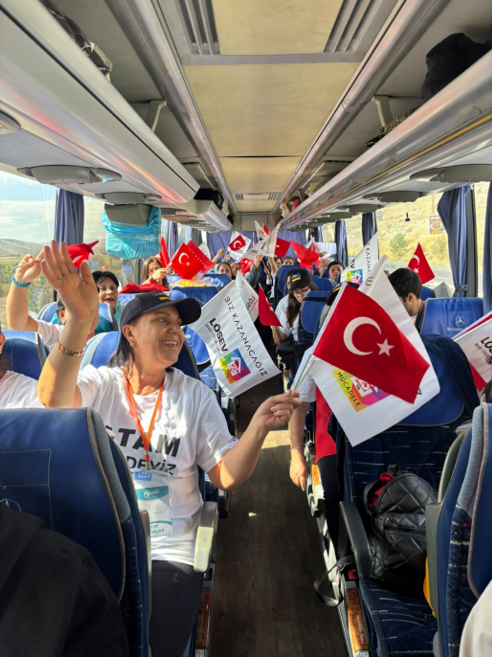 Binlerce Egeli Ata'sına koştu