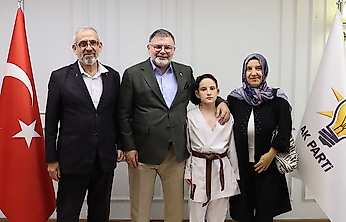 AK Parti İzmir İl Başkanı Bilal Saygılı, milli karateci Selim Erdoğan'ı ağırladı