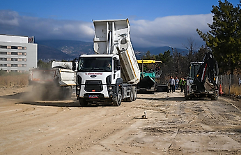 Bornova'da kronik yol sorunu çözülüyor: 6203 sokak asfaltlanıyor