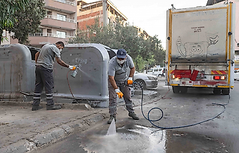 Bornova'da şafak mesaisi: Rafetpaşa Mahallesi köşe bucak temizlendi
