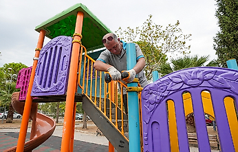 Gaziemir'in üç parkında bakım ve yenileme çalışması