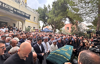 İki dönem İzmir'i yönetmişti: Burhan Özfatura son yolculuğuna uğurlandı