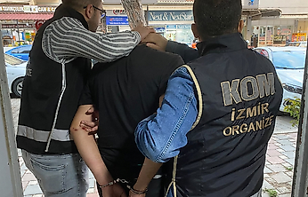 İzmir'de 19 yıl 9 ay hapis cezasıyla aranan firari yakalandı!