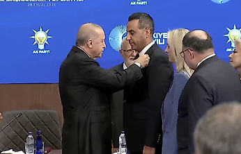 İzmir'de bir transfer daha: Çiğli Belediye Başkanı Yıldız AK Parti'ye geçti!