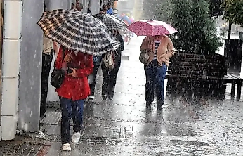 İzmir'de eylül yağmurla kapanıyor: Sağanak ve rüzgâra dikkat