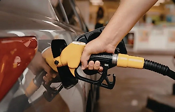 İzmir'de motorine büyük indirim: Litre fiyatı 100 liranın altına inecek