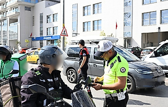 İzmir'de motosiklet kazalarına karşı polis ekipleri sahadaydı