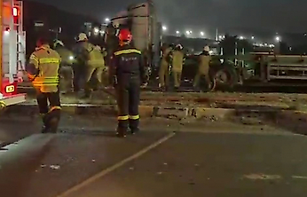 İzmir'de tırın kupa kısmında çıkan yangın söndürüldü