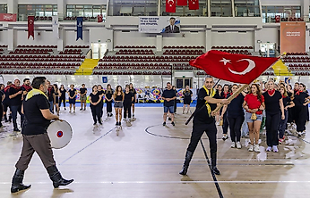 İzmir'de zeybek bilmeyen kalmayacak: Ücretsiz kurs için başvurular başlıyor