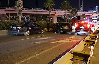 İzmir'de zincirleme kaza: 7 otomobil ve 1 motosiklet birbirine girdi