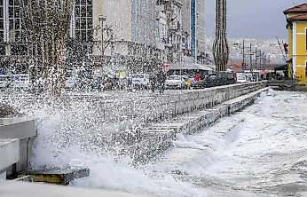 İzmir için fırtına alarmı: 12 ilçeye sarı kodlu uyarı
