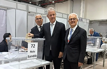 İZTO'da seçim heyecanı başladı... 62 bin 777 üye sandık başında!