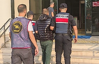 JASAT Selçuk'ta yakaladı: 60 ayrı suçtan aranıyordu