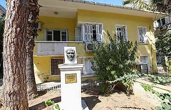 Karşıyaka'nın tarihi sağlık merkezinde restorasyon başladı