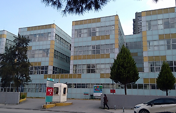 Liyakatsizlik, elektrik kesintileri, su damlatan tavanlar… Devlet hastaneleri ikinci planda kaldı