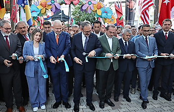 Menemen Çömlek Festivali'nde renkli açılış: İlk gün Ediz sahne aldı