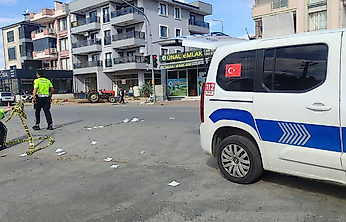 Ödemiş'te yaya kazası kamerada: 42 yaşındaki kişi ağır yaralandı