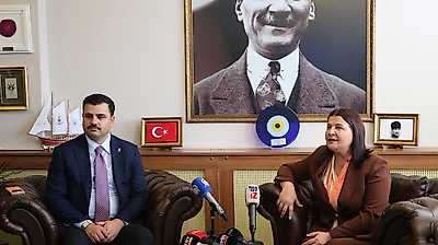 İnan'dan Özel'e Foça çıkışı: Daha dün kefildiniz, partiden ayrılınca hedef tahtasına oturttunuz!