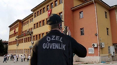 Uzman isim Manisa'daki saldırıyı değerlendirdi: 'Güvenli okul, yalnızca kapısında güvenlik bulunan okul değildir'