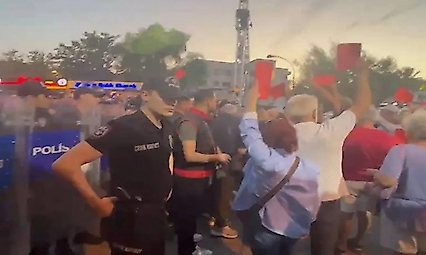 Foça'da Başkan Fıçı'ya AK Parti tepkisi: Kırmızı kart gösterdiler