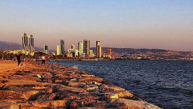 Bayraklı'nın nüfusu belli oldu! İzmir'in o ilçesinde yıllar sonra dikkat çeken tablo